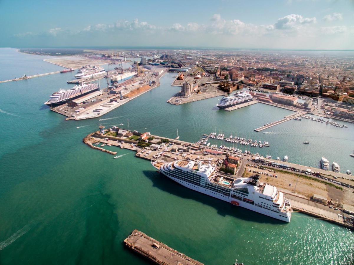 Casa Mya - Comodo appartamento vicino al porto Livorno Exterior foto