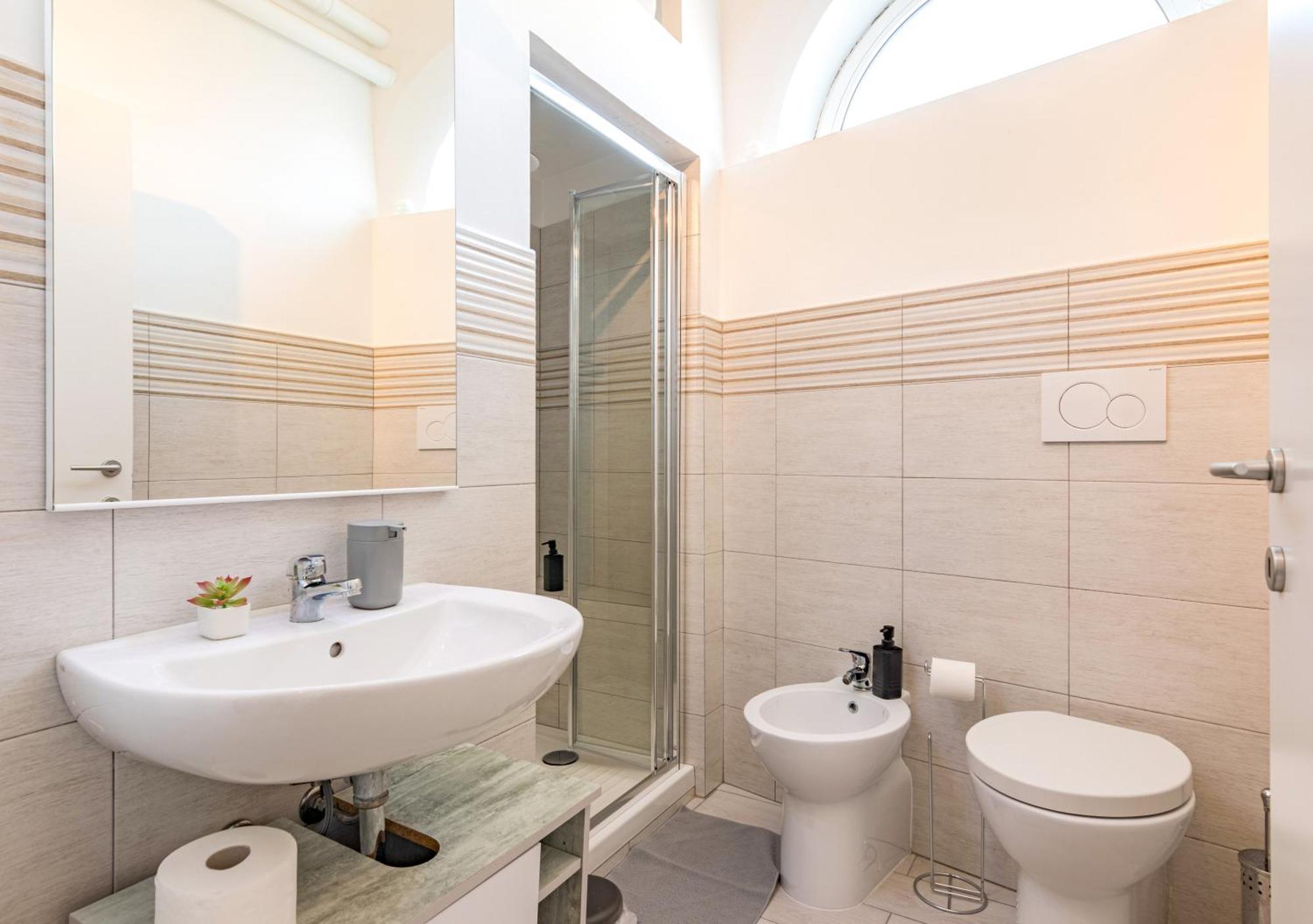 Casa Mya - Comodo appartamento vicino al porto Livorno Exterior foto